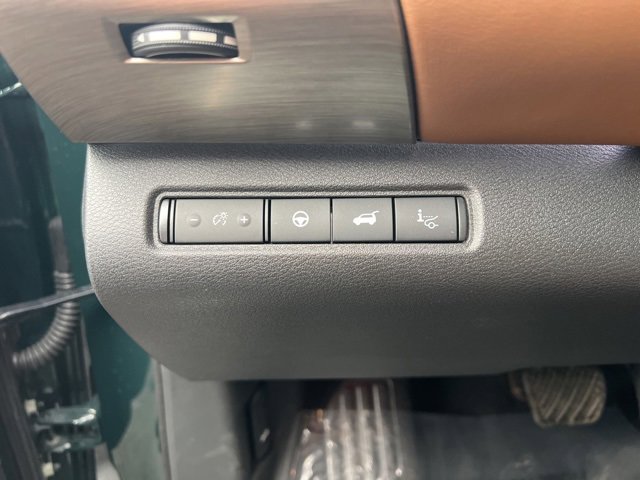 Used 2024 Nissan Pathfinder Platinum image 30