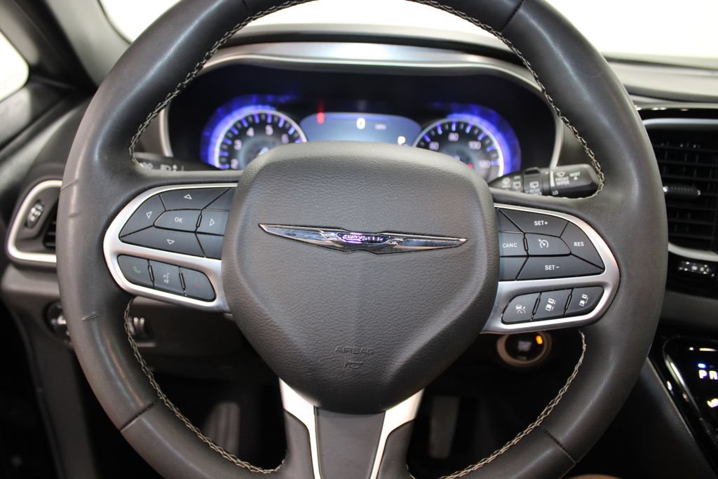 Used 2025 Chrysler Pacifica Select FWD image 35