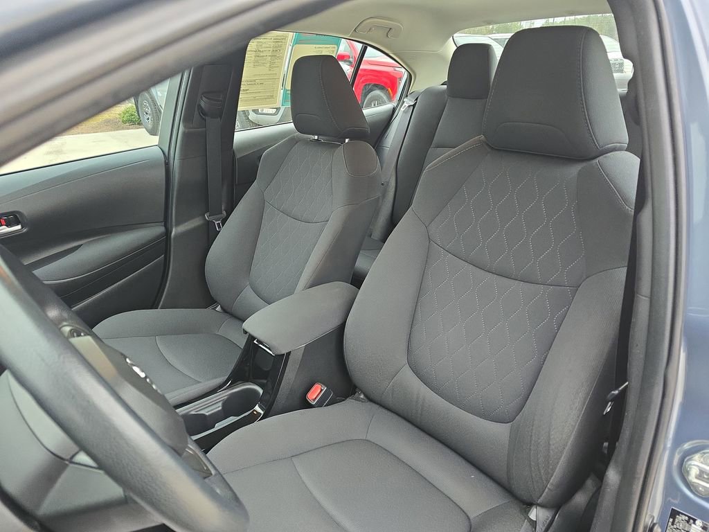 Used 2021 Toyota Corolla LE image 19