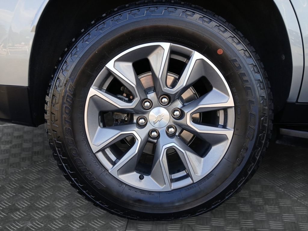 Used 2023 Chevrolet Tahoe LT w/ Luxury Package RWD image 22
