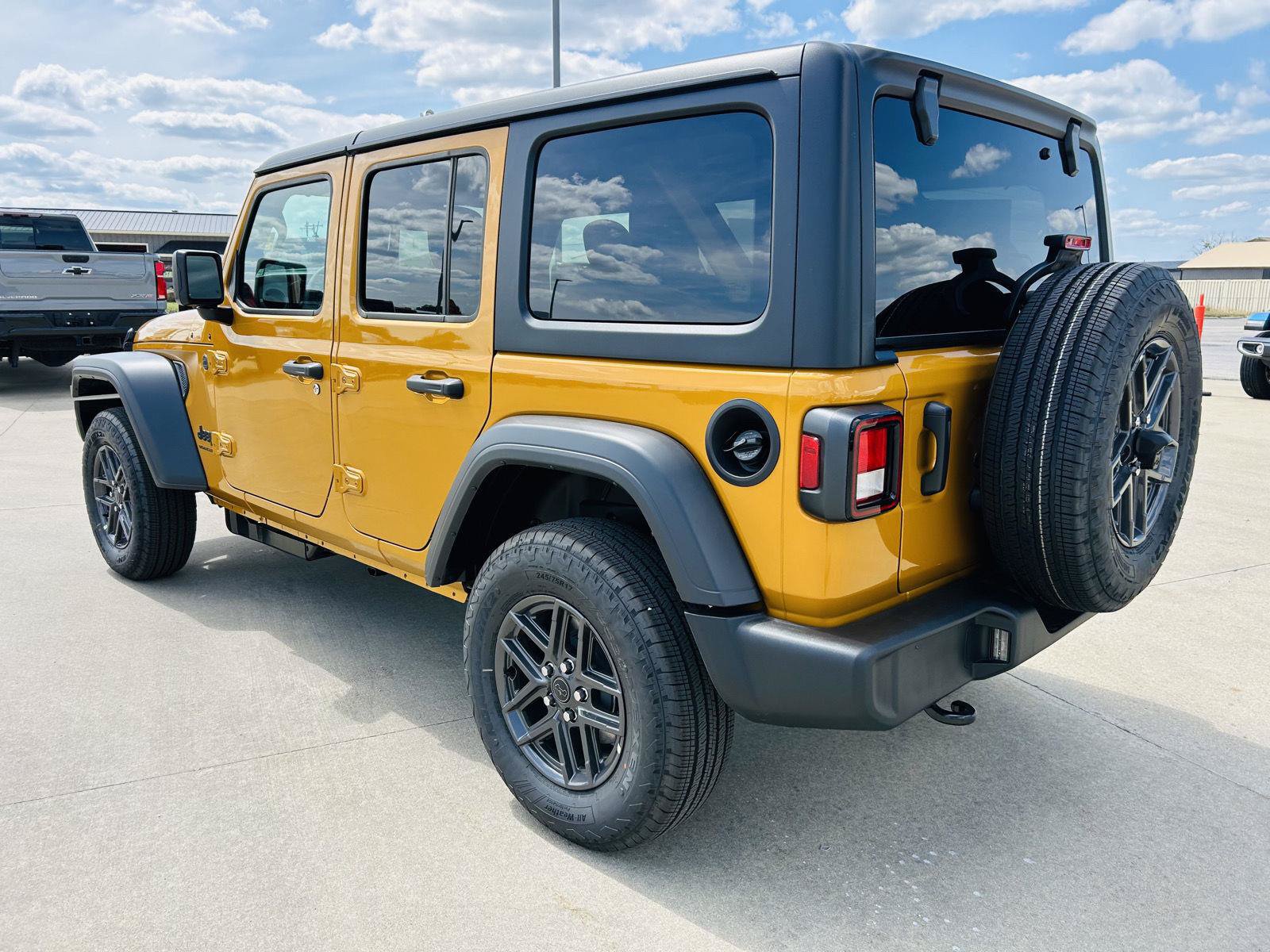 New 2026 Jeep Wrangler Unlimited Sport AWD/4WD image 32