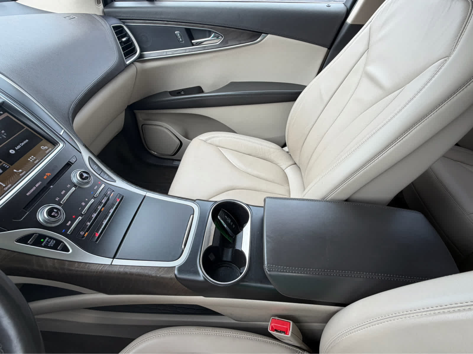 Used 2018 Lincoln MKX Select FWD image 40