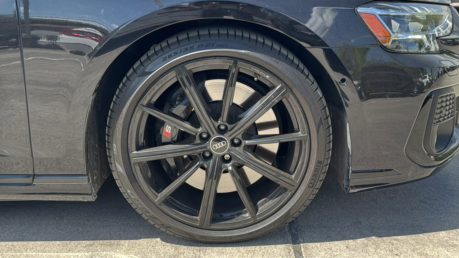 Used 2024 Audi S8 image 33