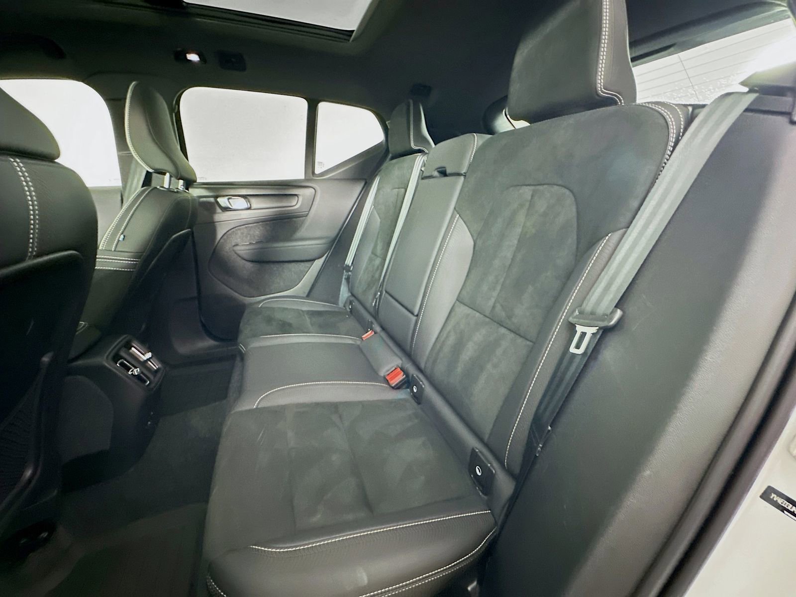 Used 2023 Volvo XC40 Recharge Ultimate w/ Protection Package Premier image 25