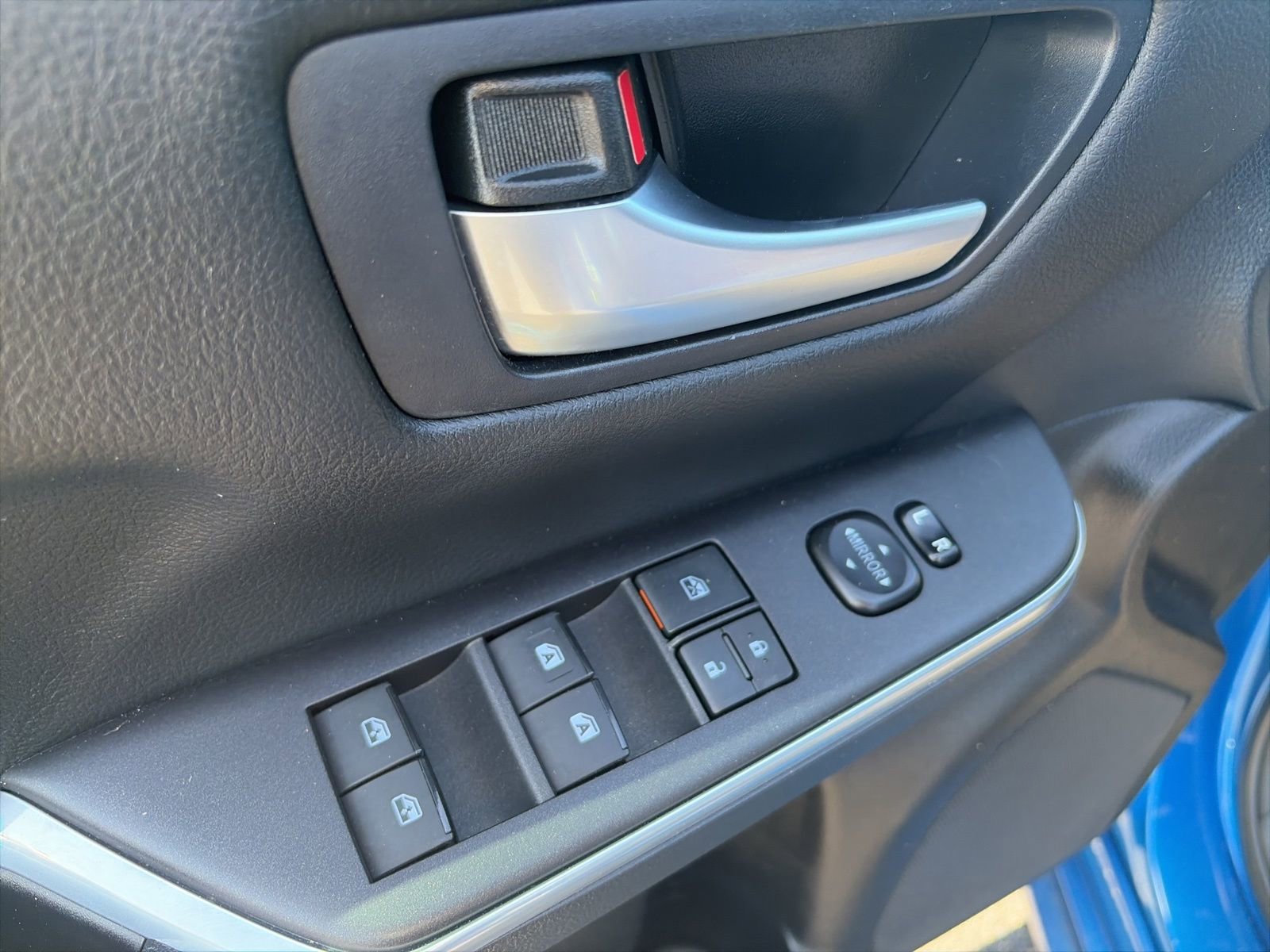 Used 2016 Toyota Camry SE FWD image 14