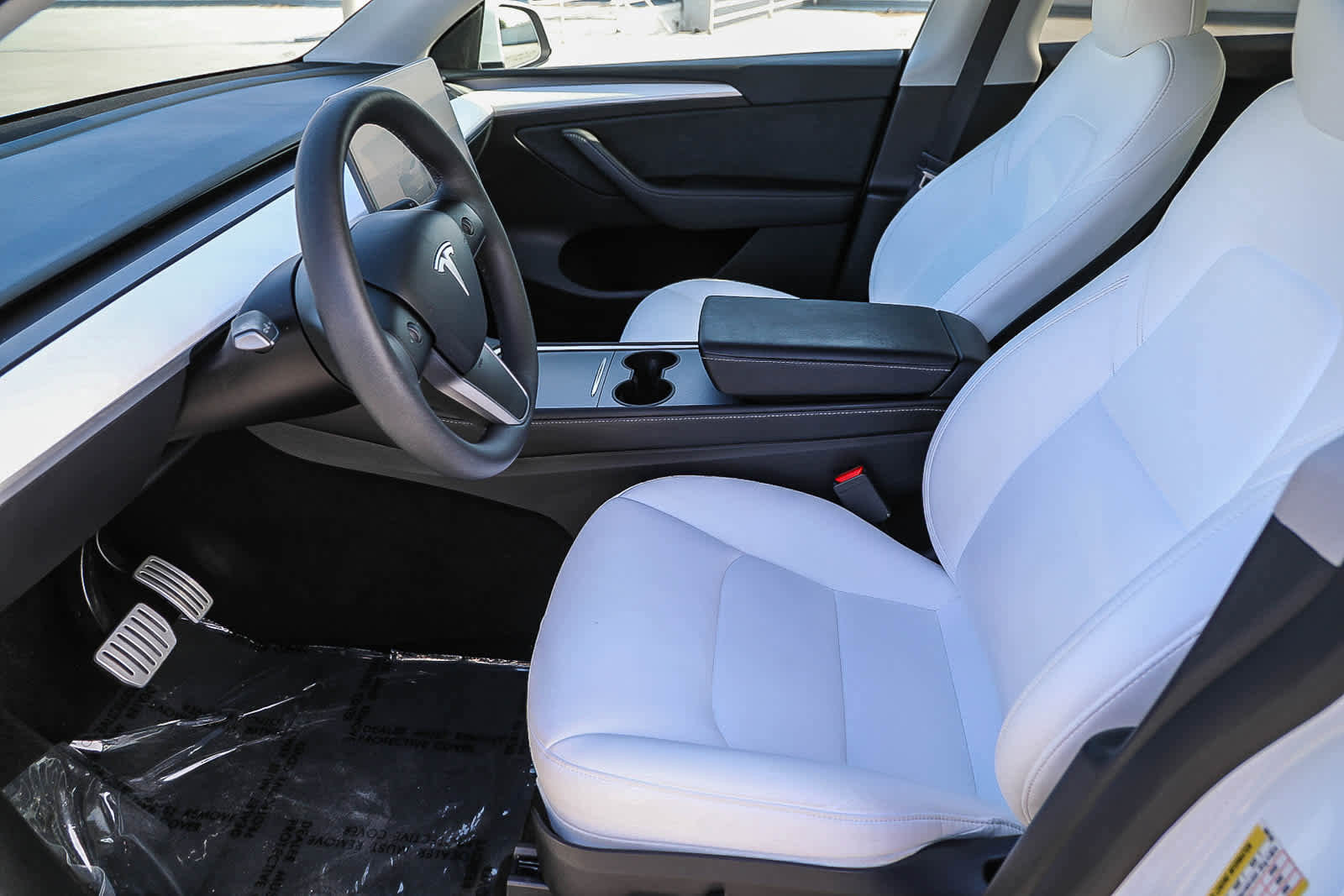 Used 2024 Tesla Model Y Performance AWD/4WD image 17