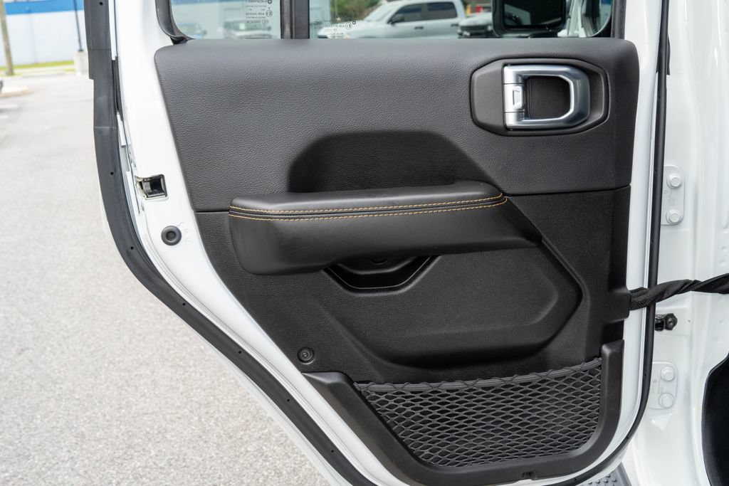 Used 2024 Jeep Wrangler Unlimited Sahara AWD/4WD image 11