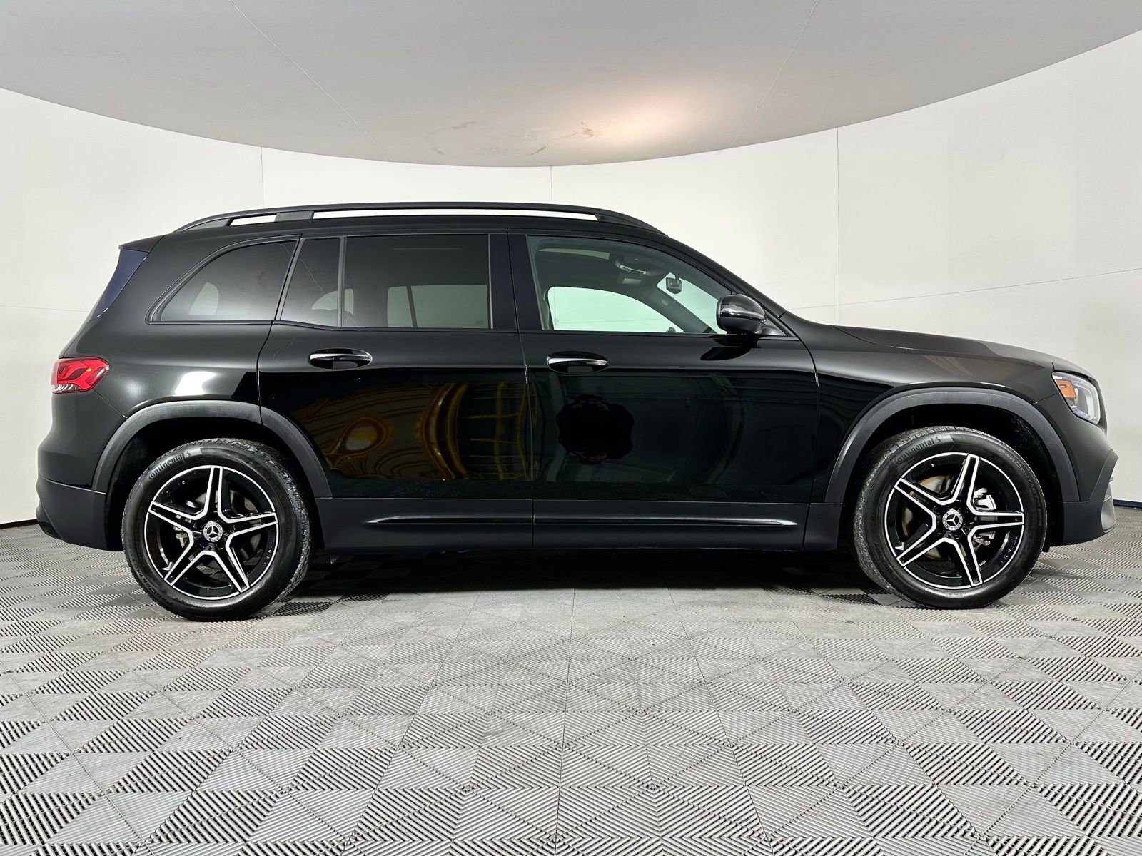 Used 2022 Mercedes-Benz GLB 250 4MATIC image 28