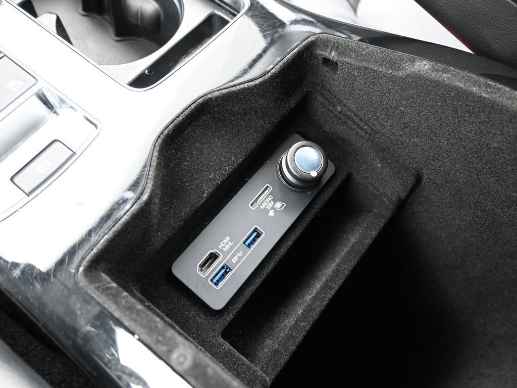 Used 2018 Land Rover Range Rover image 28