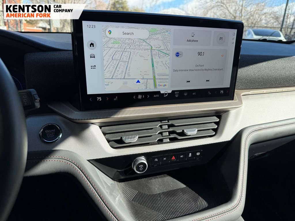 Used 2025 Ford Explorer Active image 23