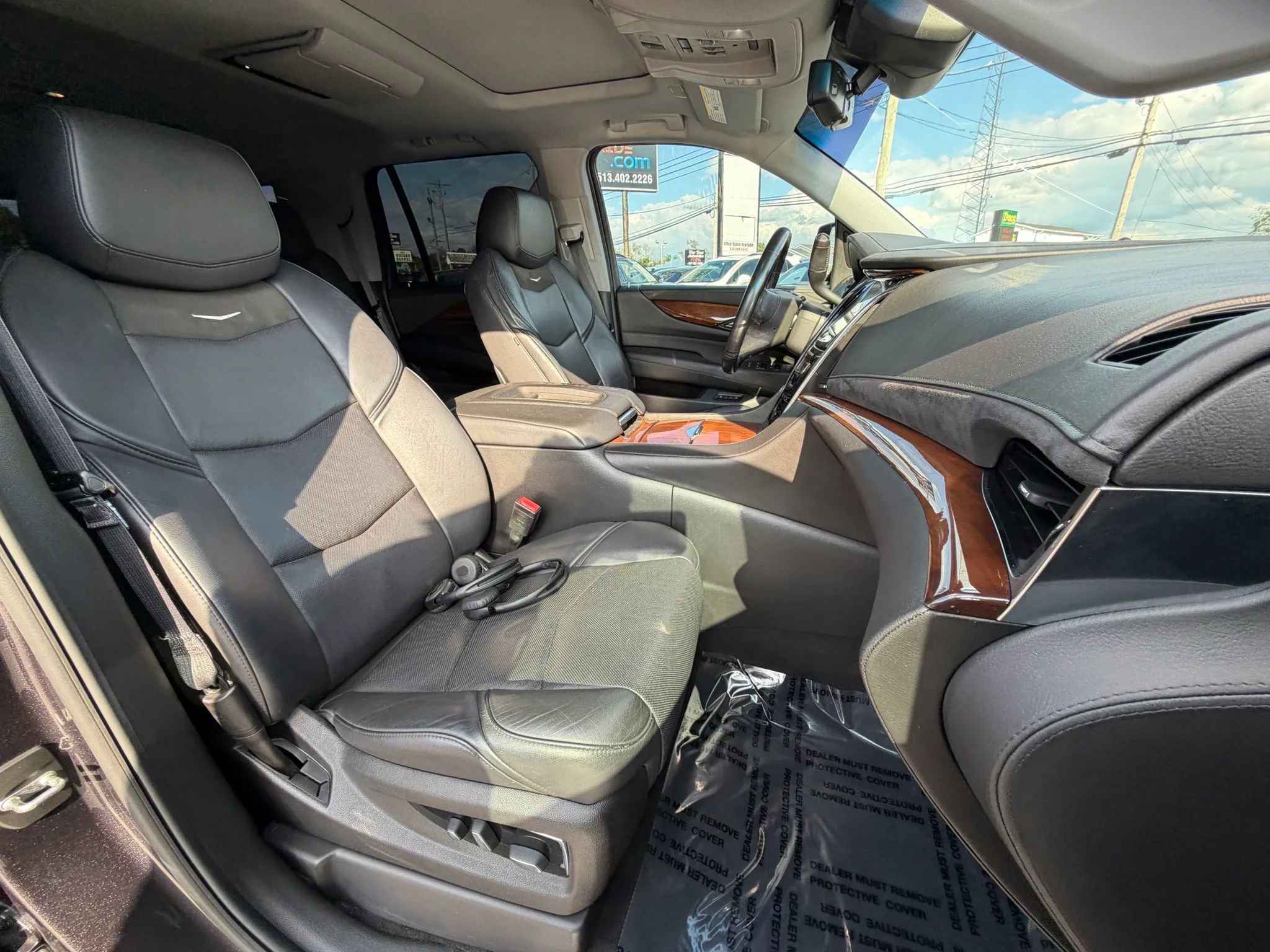 Used 2017 Cadillac Escalade Premium Luxury AWD/4WD image 17