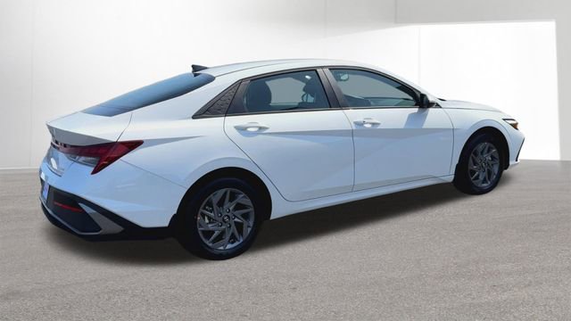 Used 2025 Hyundai Elantra Hybrid FWD image 77