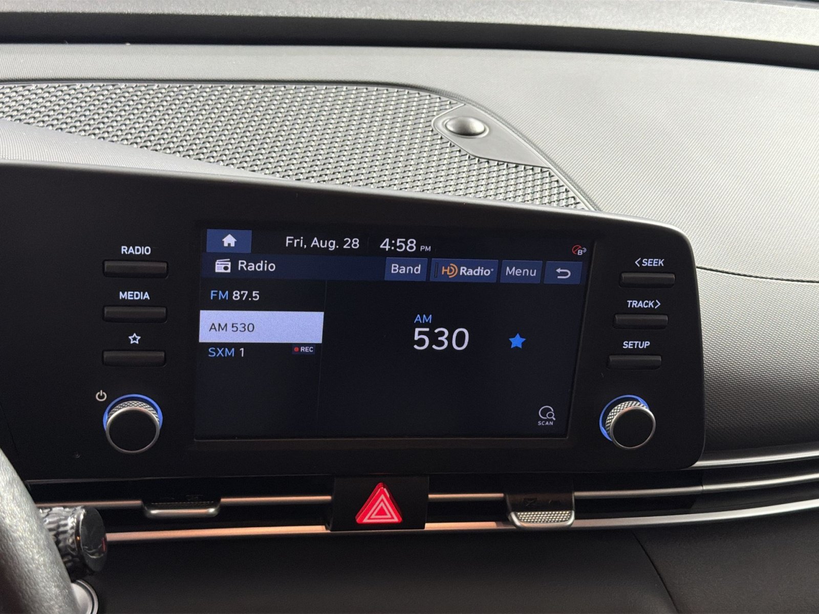 Used 2023 Hyundai Elantra SEL w/ Cargo Package FWD image 18