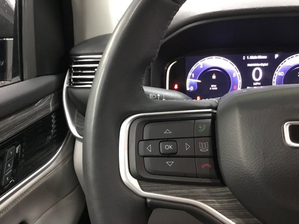 Used 2022 Jeep Wagoneer Series II AWD/4WD image 42