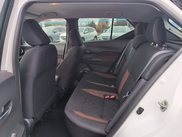 Used 2020 Nissan Kicks SR image 9