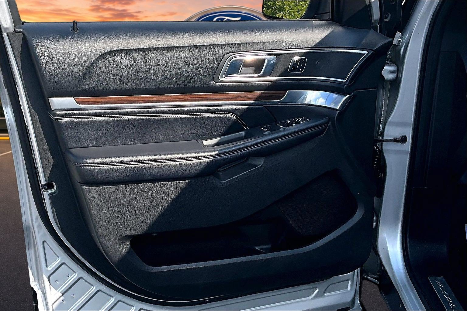 Used 2017 Ford Explorer Limited FWD image 20