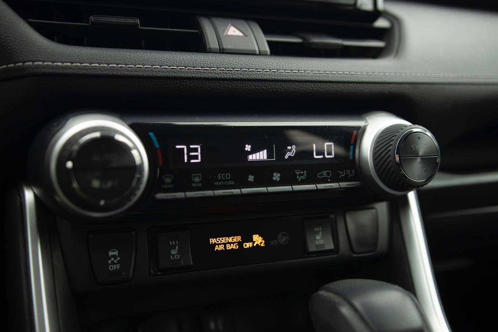 Used 2019 Toyota RAV4 XLE w/ Convenience Package image 9