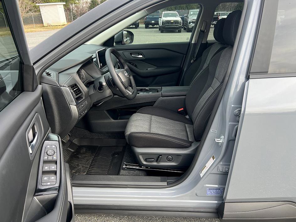 New 2026 Nissan Rogue SV image 11