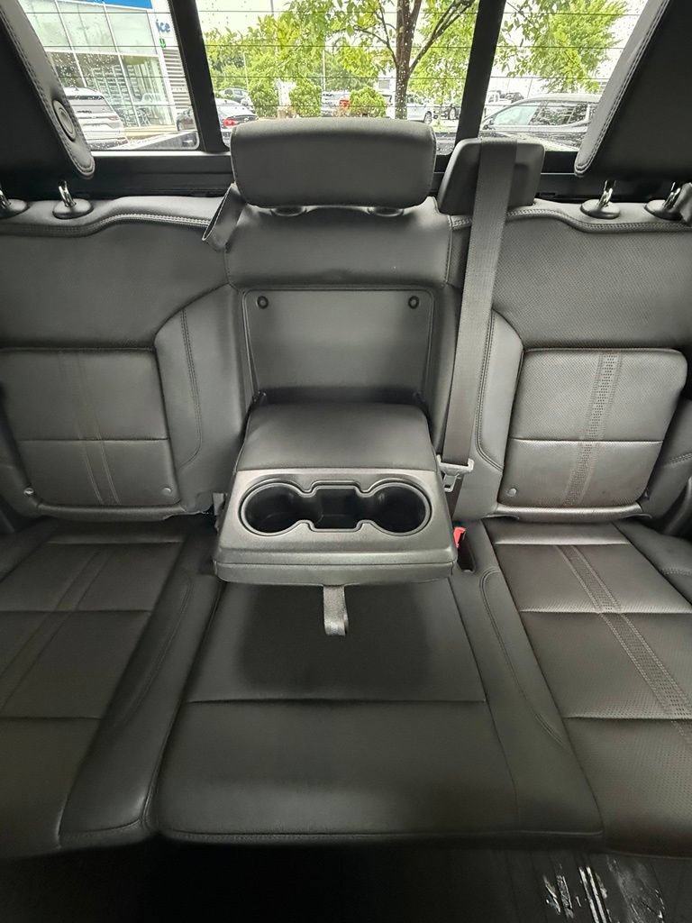 Used 2023 Chevrolet Silverado 1500 High Country w/ High Country Premium Package AWD/4WD image 32
