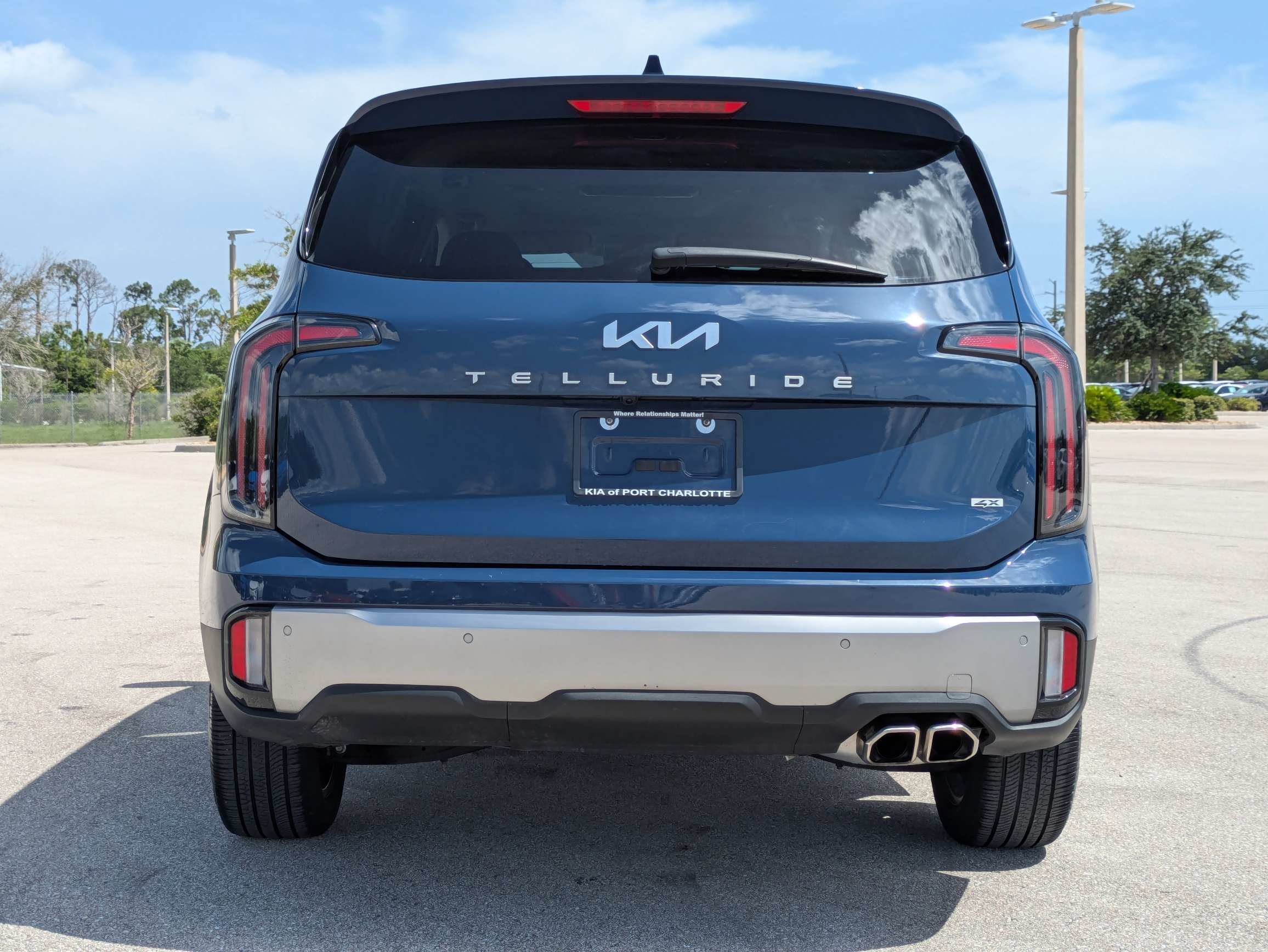Certified 2025 Kia Telluride EX w/ EX Captain's Chair Package AWD/4WD image 6