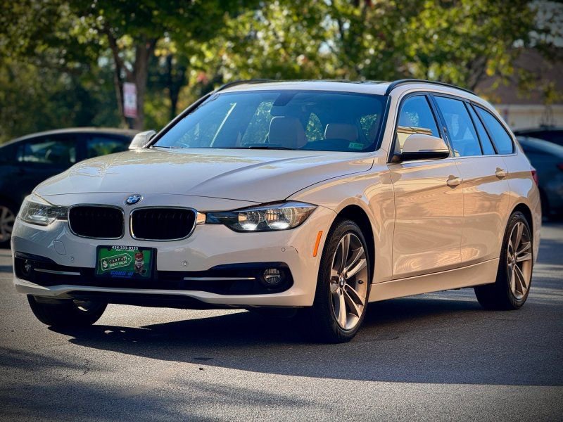 Used 2017 BMW 330i xDrive Wagon image 2