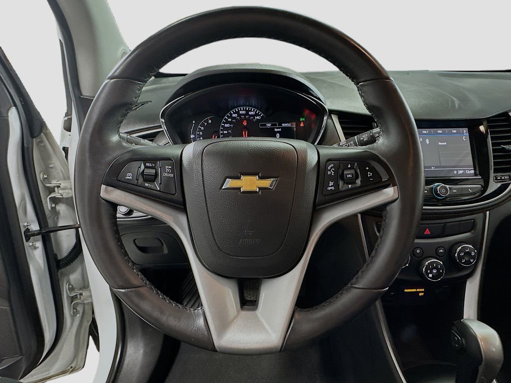 Used 2018 Chevrolet Trax LT w/ LT Convenience Package image 12