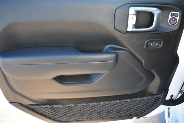 Used 2022 Jeep Gladiator Mojave w/ LED Lighting Group image 11