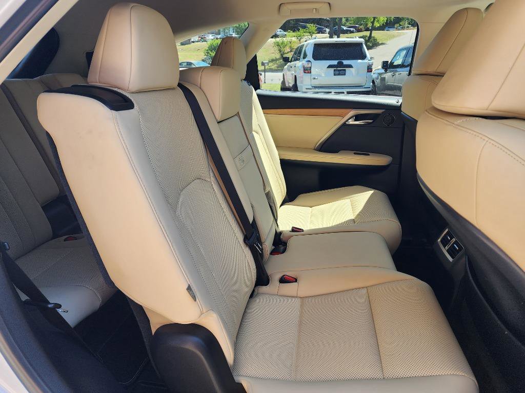 Used 2021 Lexus RX 350L Premium w/ Premium Package image 10