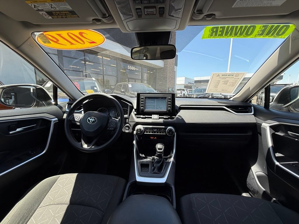 Used 2019 Toyota RAV4 XLE FWD image 19