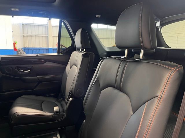 Used 2025 Honda Pilot TrailSport image 18