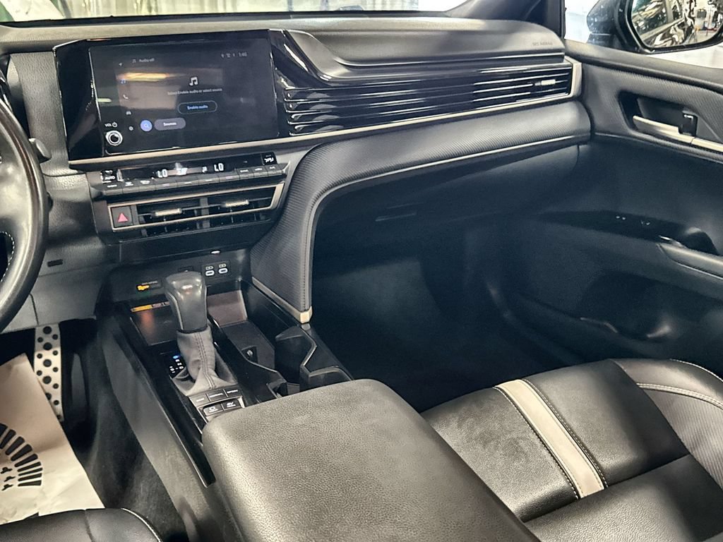 Used 2025 Toyota Camry SE FWD image 26