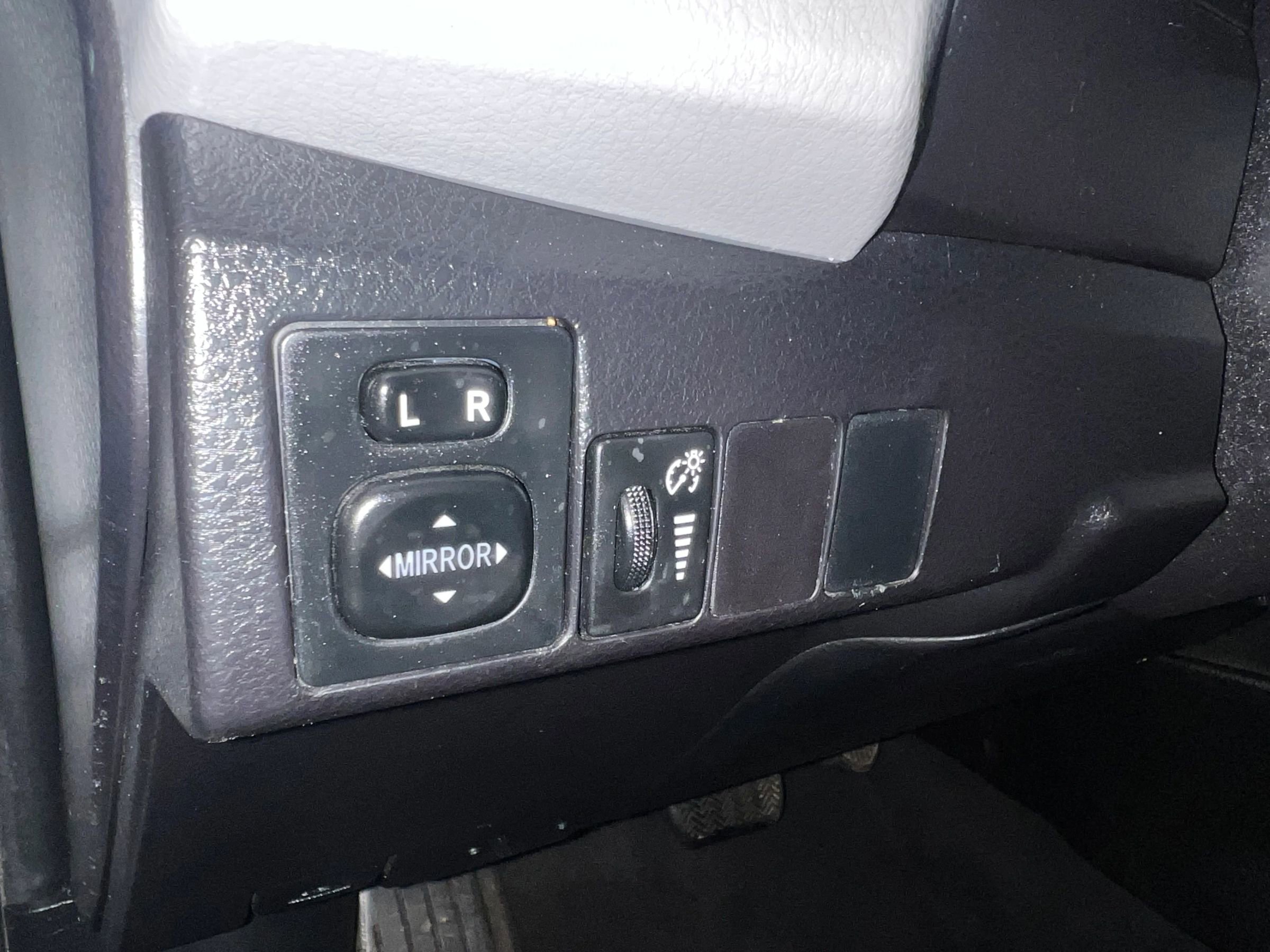 Used 2016 Toyota Corolla LE image 14