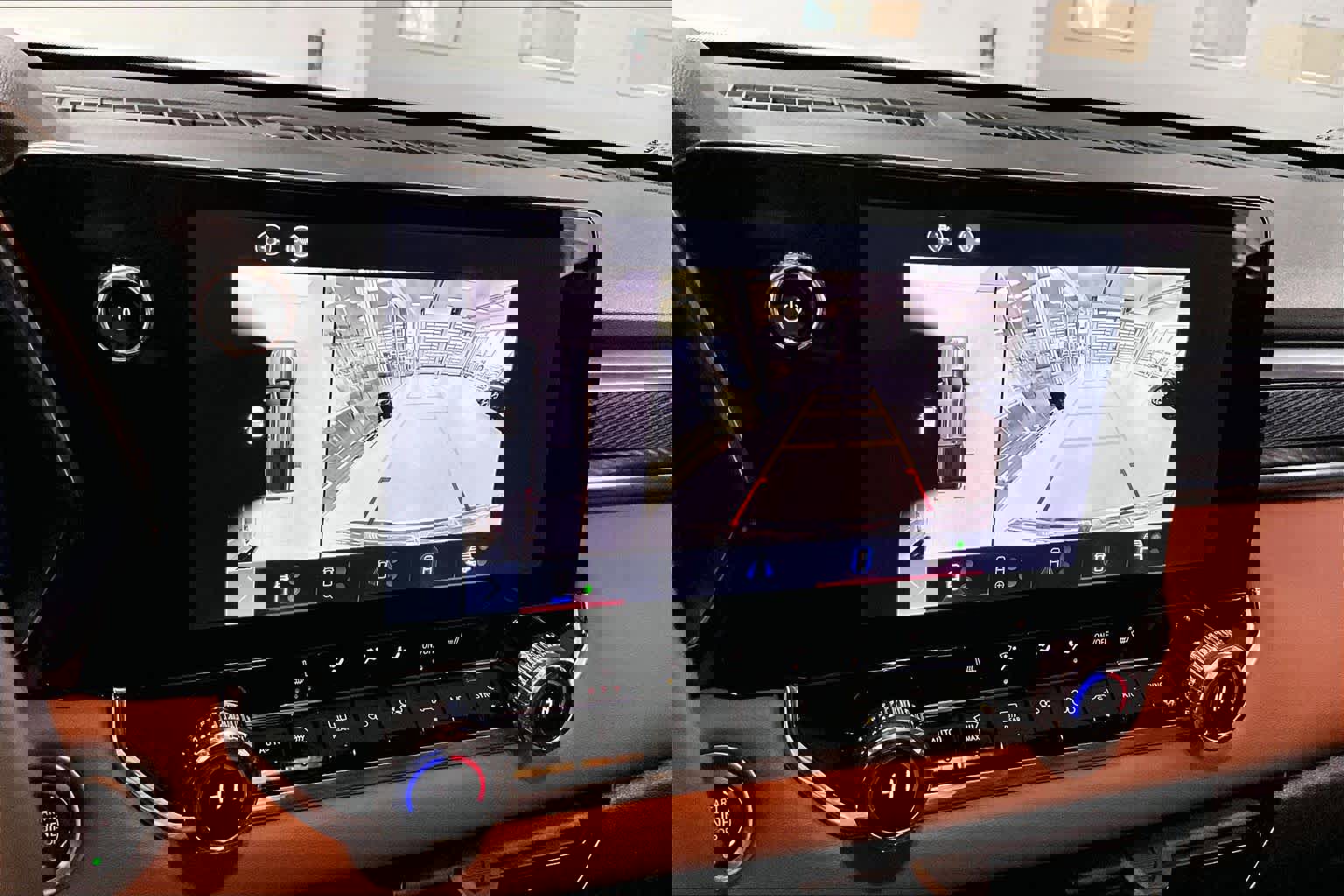 Used 2024 GMC Canyon AT4 w/ Technology Package image 24