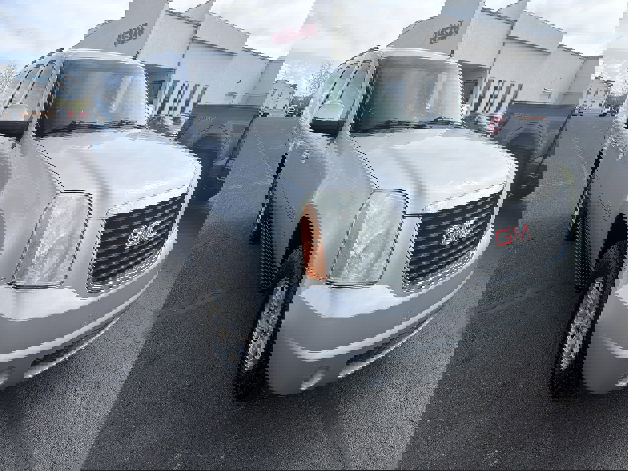Used 2011 GMC Yukon XL SLE image 3