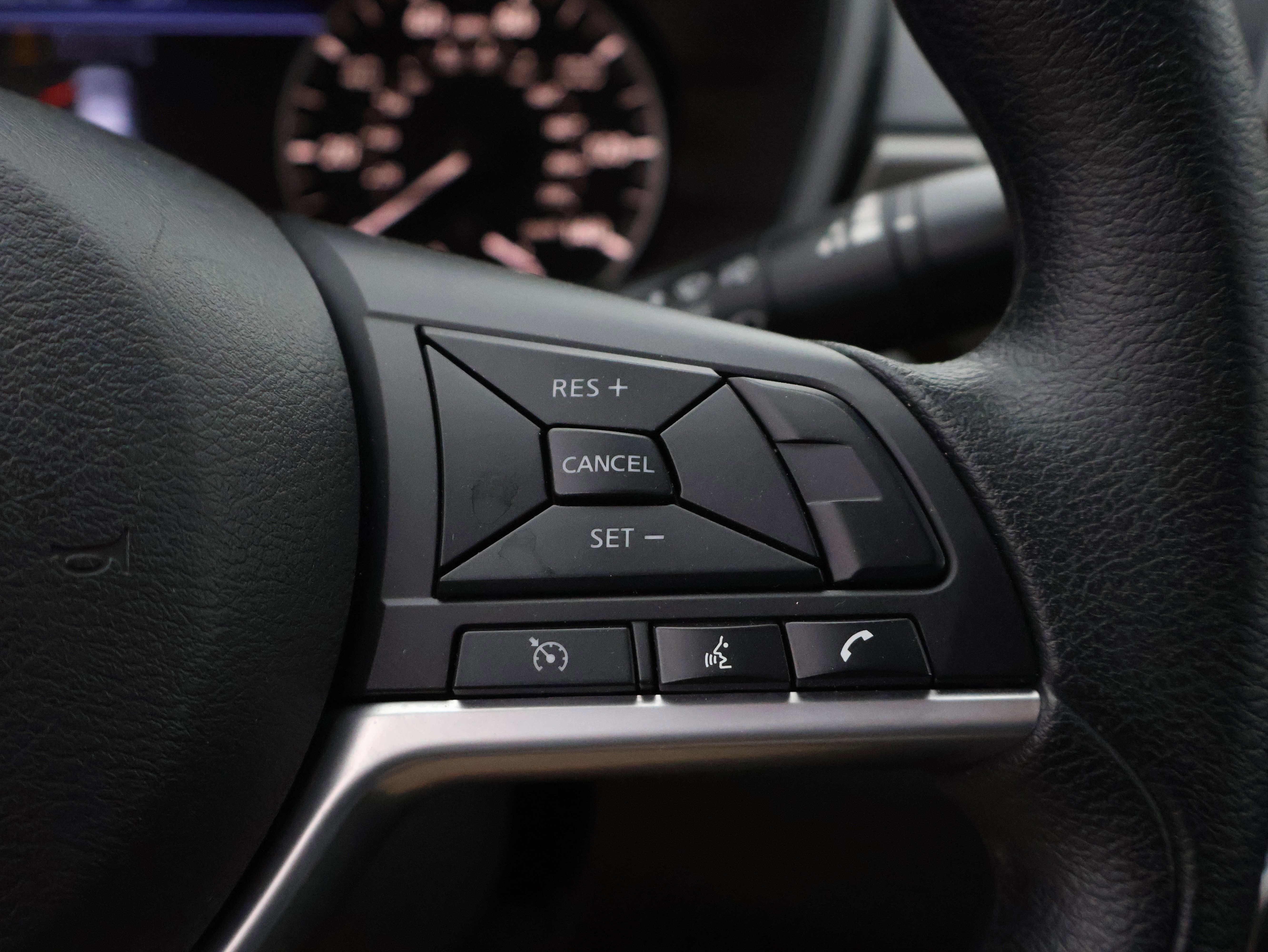 Used 2025 Nissan Altima 2.5 SV image 36