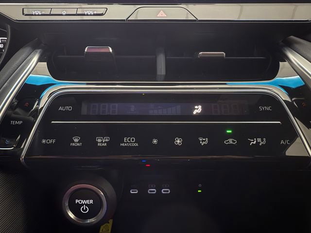 Used 2024 Toyota Venza XLE image 18