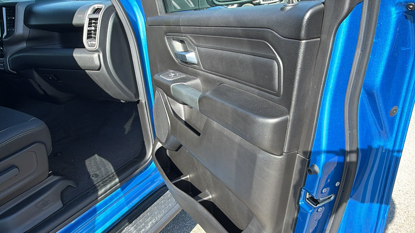 Used 2025 RAM 1500 Warlock AWD/4WD image 20