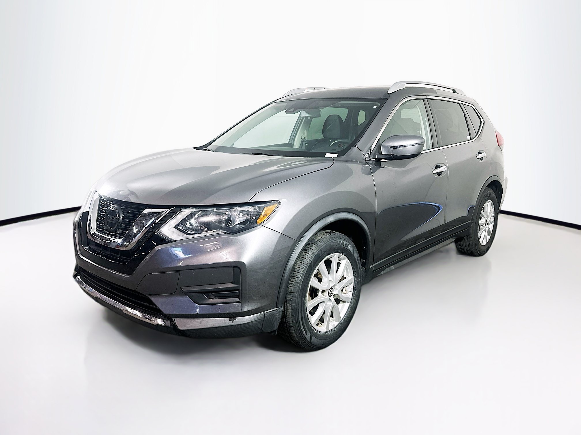 Used 2020 Nissan Rogue SV FWD image 3