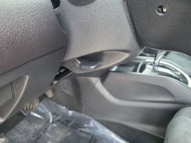 Used 2016 Nissan Rogue S w/ S Family Package FWD image 18