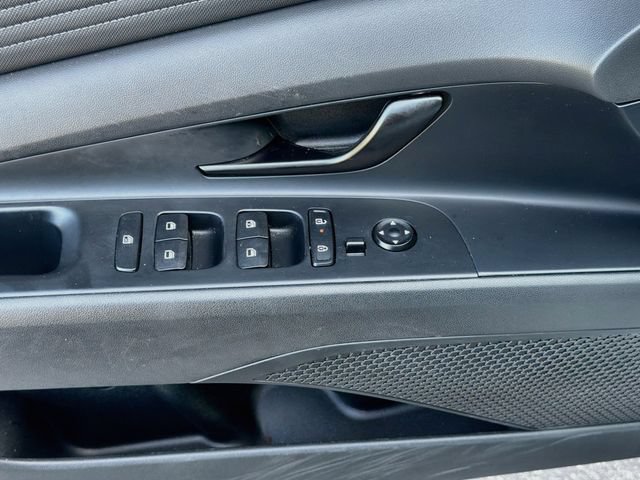 Certified 2025 Hyundai Elantra Sport FWD image 17