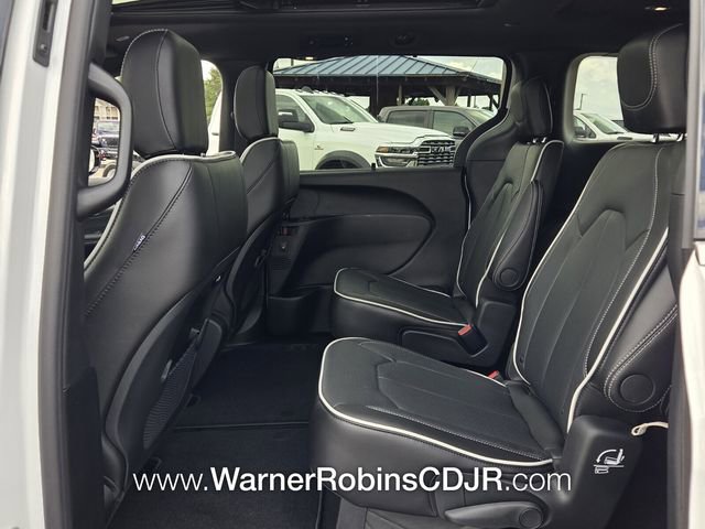 New 2027 Chrysler Pacifica Select FWD image 6