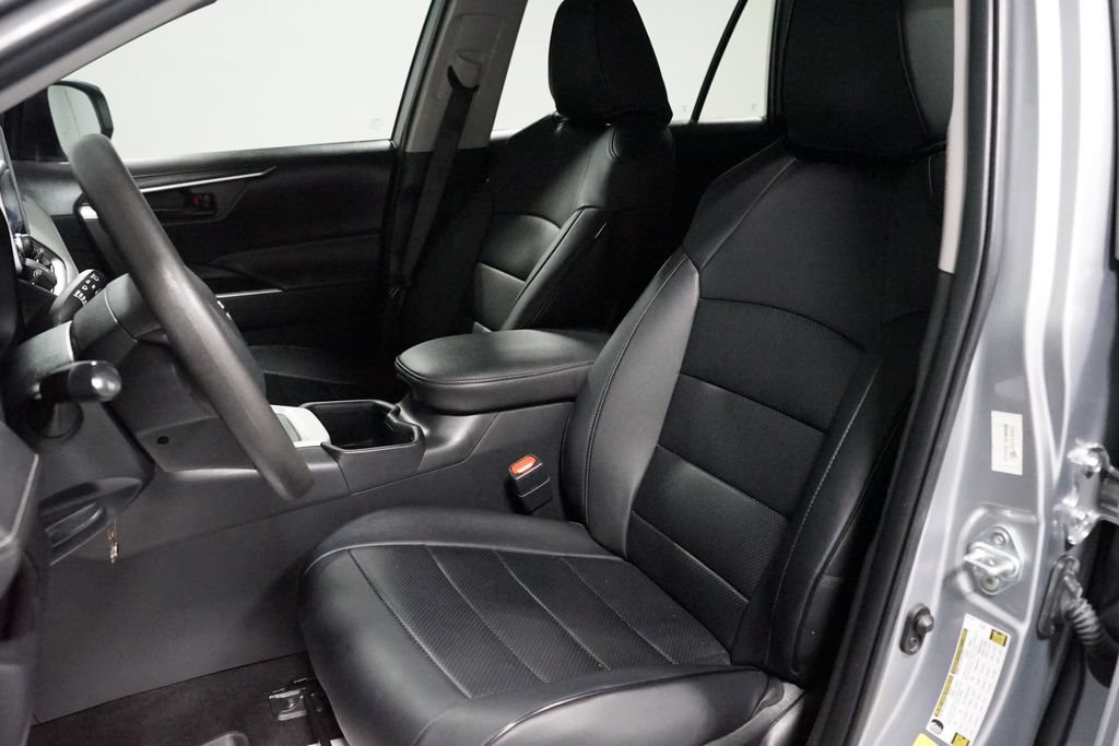 Certified 2024 Toyota RAV4 LE FWD image 25