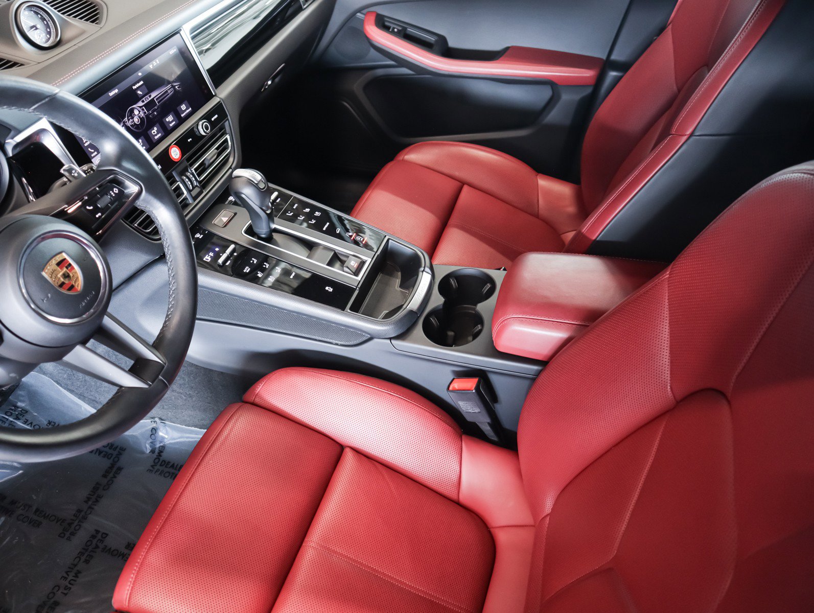 Certified 2023 Porsche Macan AWD/4WD image 17