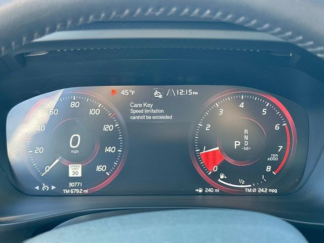 Used 2021 Volvo XC40 T4 Momentum w/ Premium Package image 11