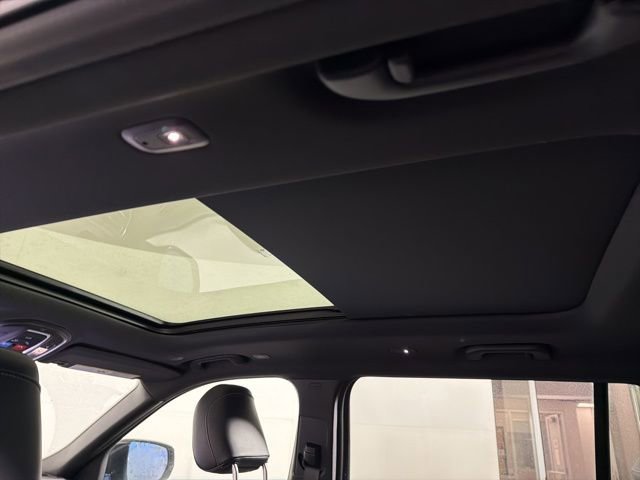 New 2025 Jeep Grand Cherokee L Limited w/ Trailer Tow Package image 31