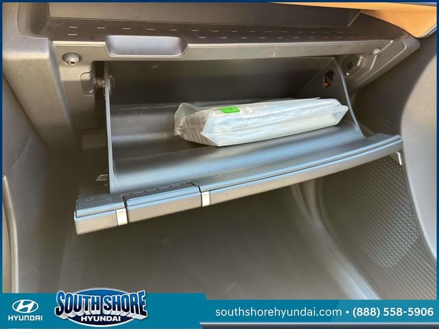Used 2024 Hyundai Santa Fe Limited image 38