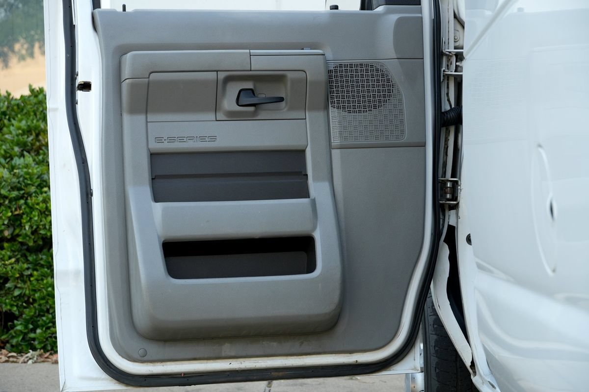 Used 2014 Ford E-150 and Econoline 150 w/ Power Group RWD image 36