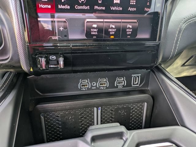 Used 2025 RAM 2500 Limited AWD/4WD image 25