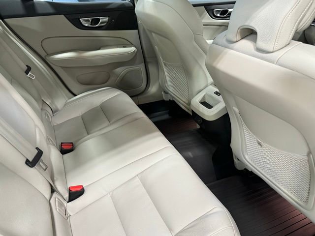 New 2024 Volvo S60 B5 Plus w/ Climate Package image 31