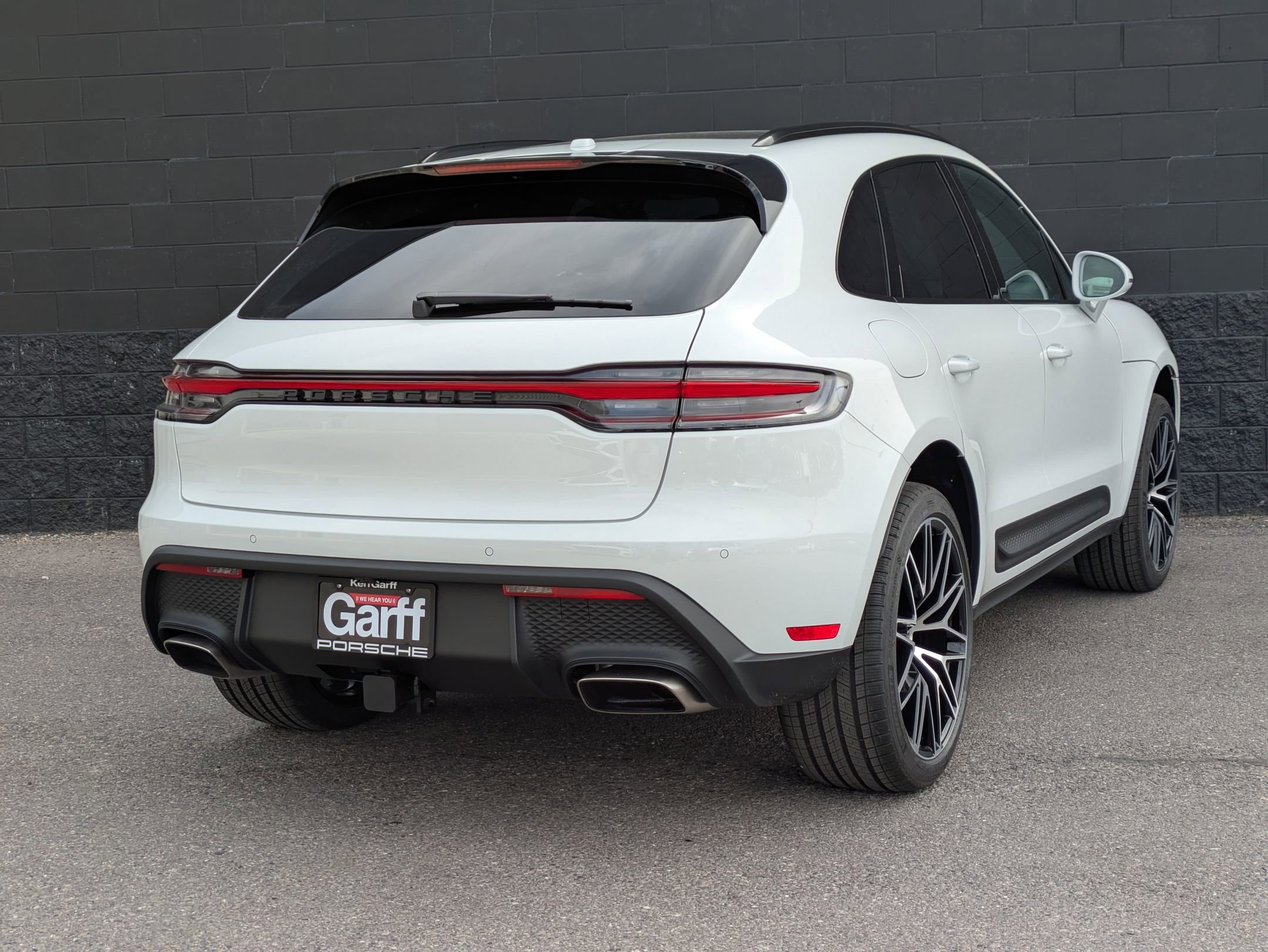 Certified 2025 Porsche Macan image 10